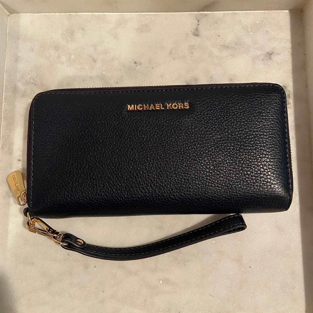 Michael Kors jet set wallet